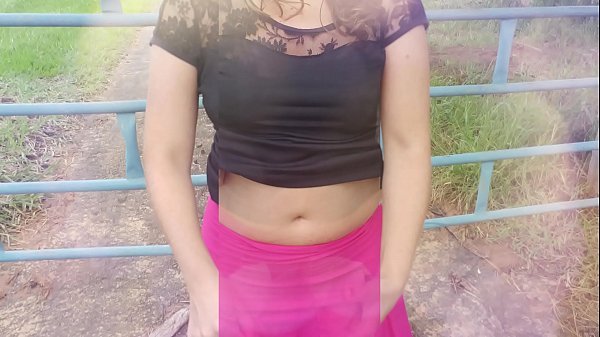 Leikkiä maatilalla, todellinen kotirouva, ämmä ämmä ja hänen aisankannattaja miehensä villiintymässä