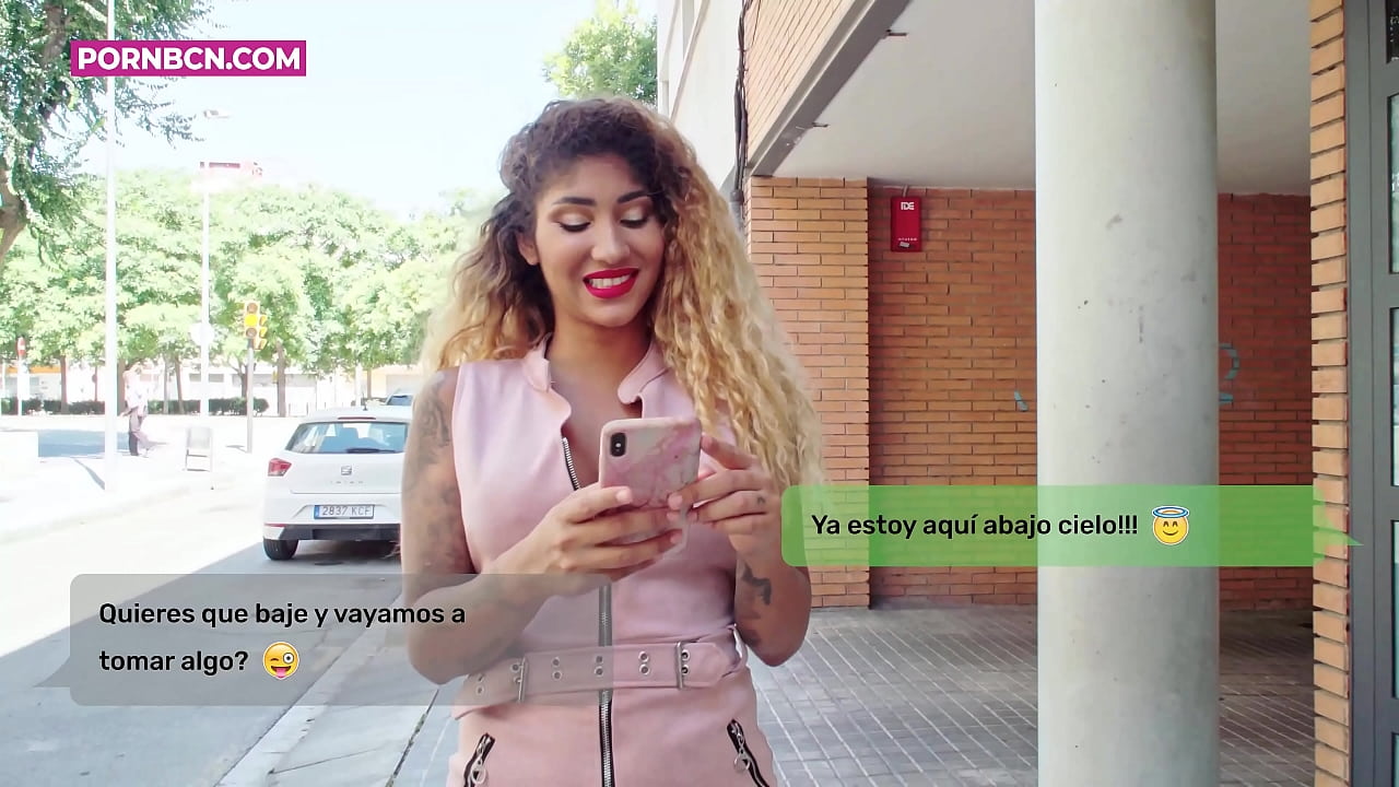 Uskoton vaimo aikeissa nussia nuorta rakastajaansa kovaa, kun hänen miehensä tekee töitä. Latino, jolla on tissit ja iso perse. Venus Aphrodite.