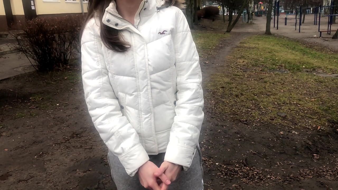 Muukalainen rahan takia imetään ja nussitaan. Venäläinen amatööri. Jossa puhutaan.