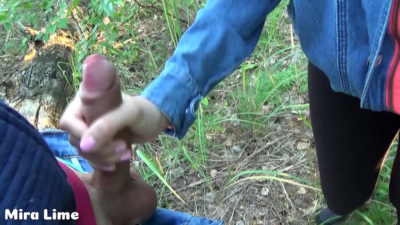 Isäpuoli ja tytär nussivat metsässä äidin ollessa näkemättä